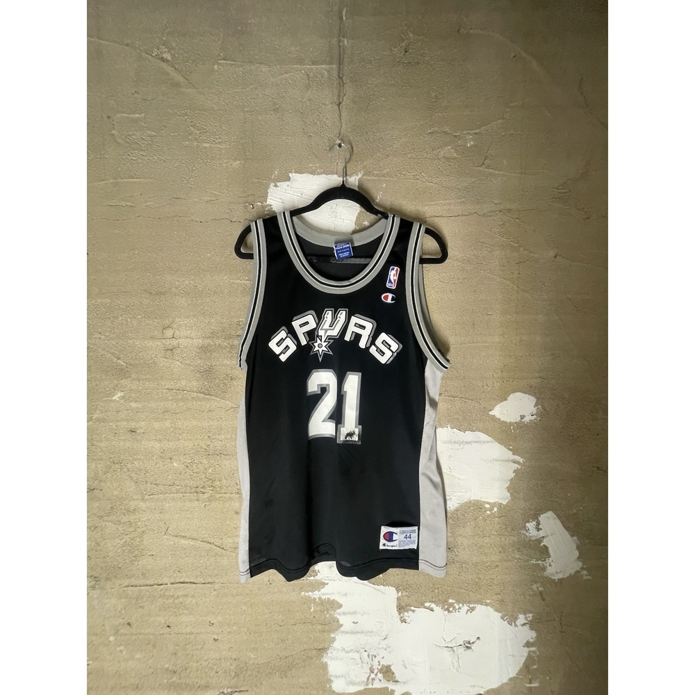 Vintage San Antonio Spurs Jersey Featuring An Authentic Champion Tag. Size 44 L